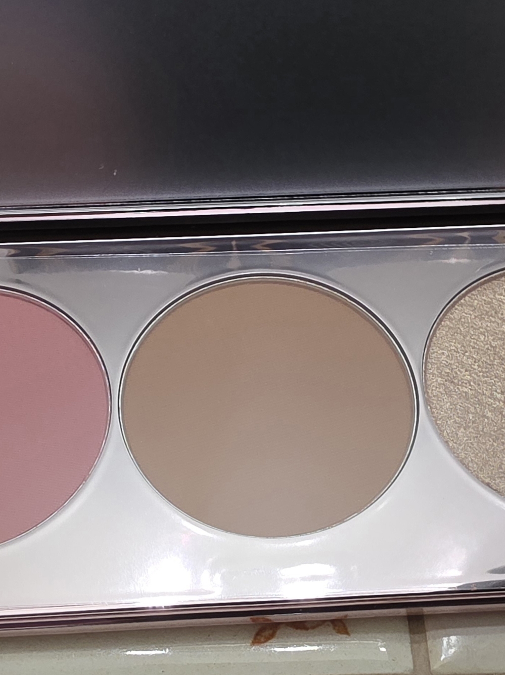 Blush & Highlight Trio & Setting Powder - Picture 5 of 5